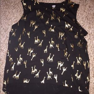 A cute giraffe tank